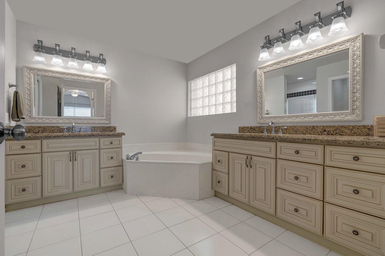 22925 Sterling Lakes Drive, Boca Raton, FL 33433 Photo