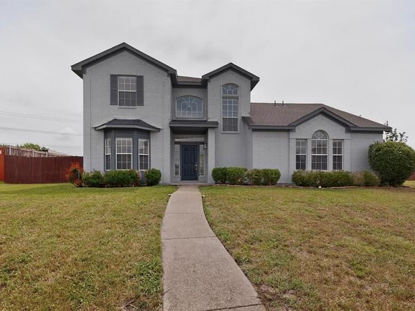 421 Chestnut Lane, DeSoto, TX 75115