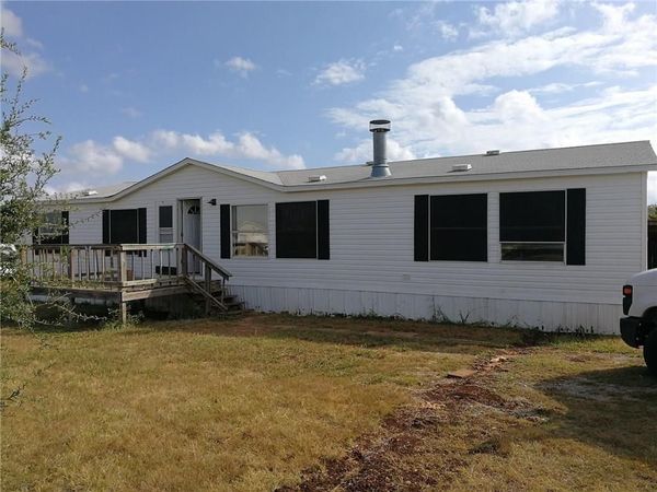 120 Pine Ridge Circle, Southmayd, TX 75092