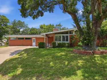 8324 Doreen Avenue, Fort Worth, TX 76116