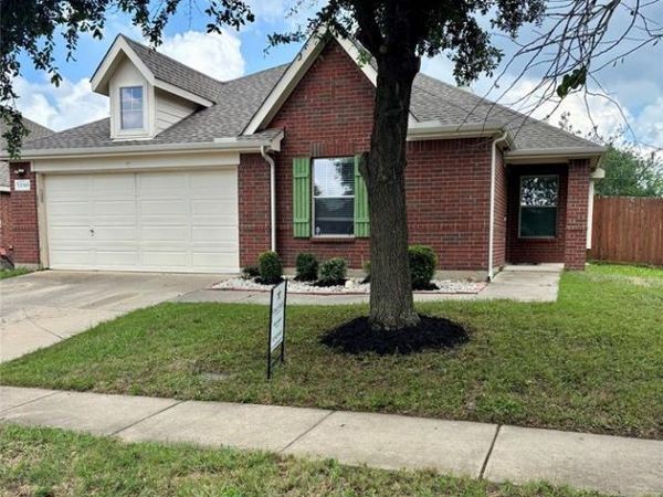 13740 Village Vista Drive, Fort Worth, TX 76052