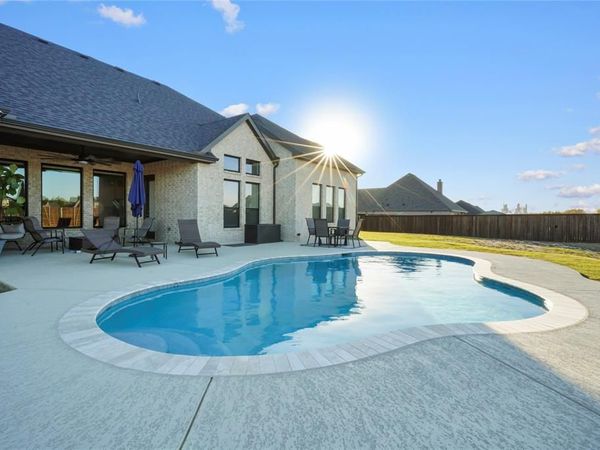 4033 Lagos Drive, Midlothian, TX 76065