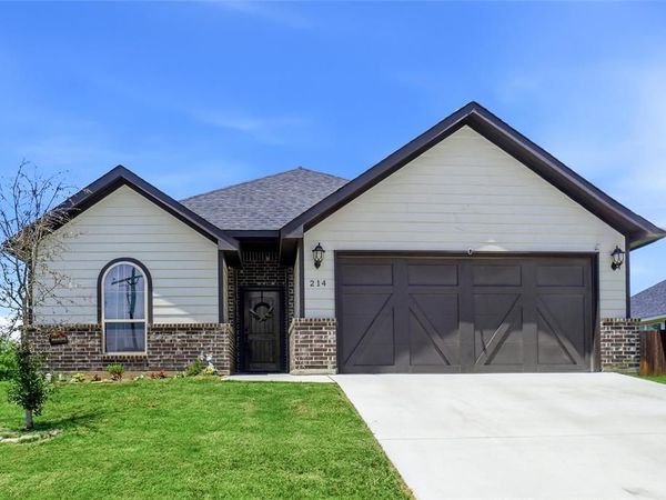 214 Clover Circle, Weatherford, TX 76086