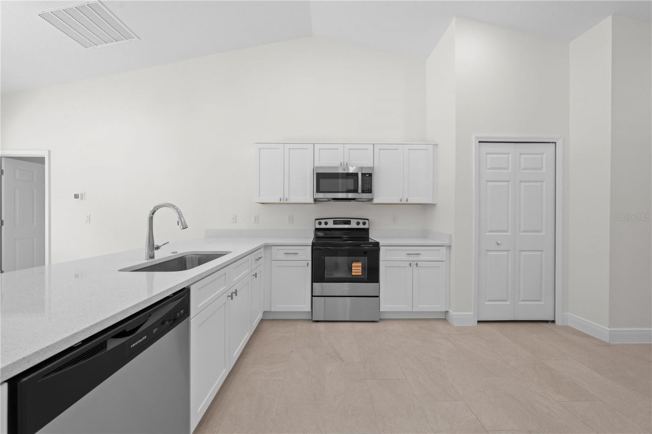 121 S Canoe Creek Road, Kenansville, FL 34739 Photo