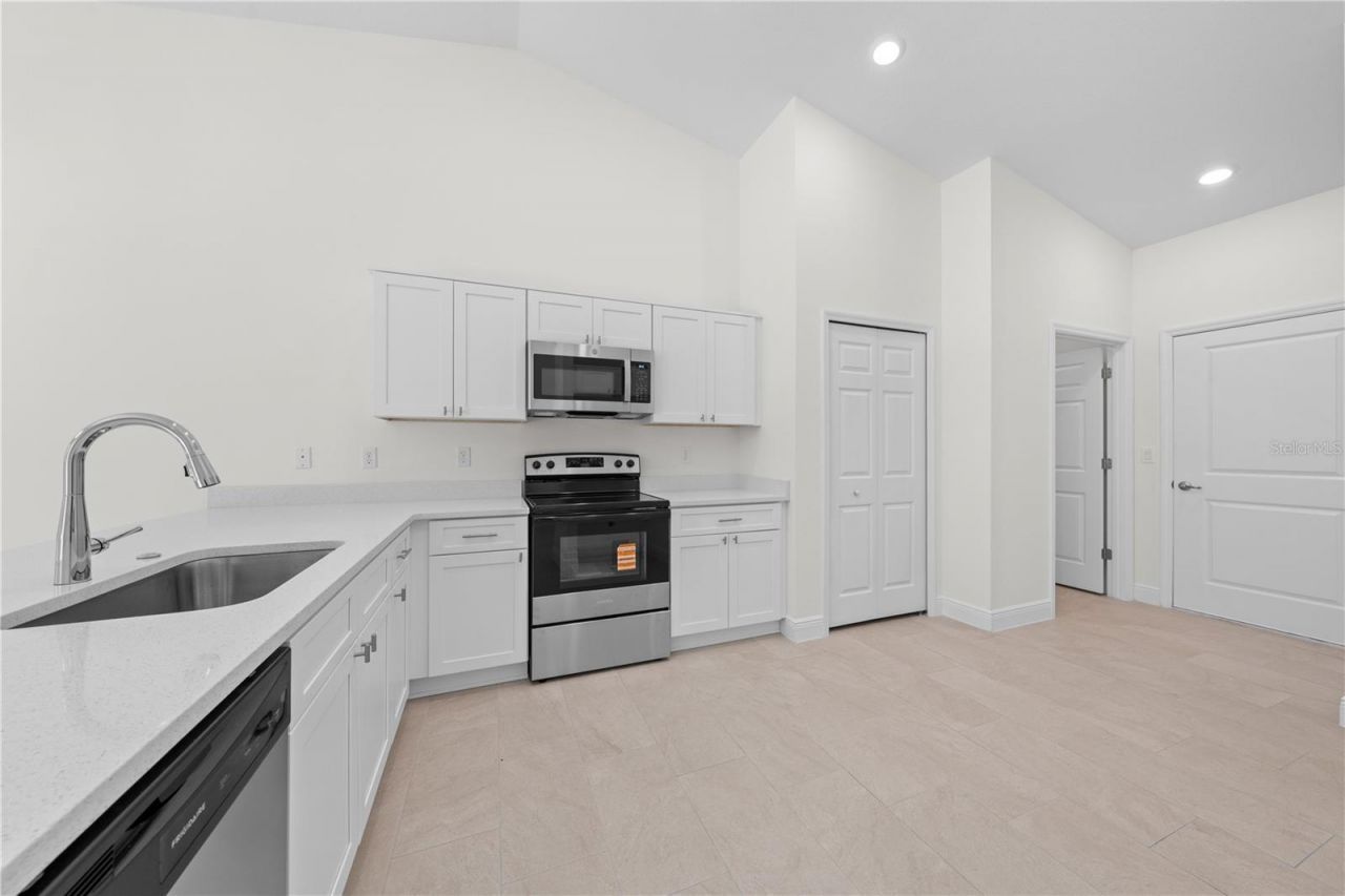 121 S Canoe Creek Road, Kenansville, FL 34739 Photo