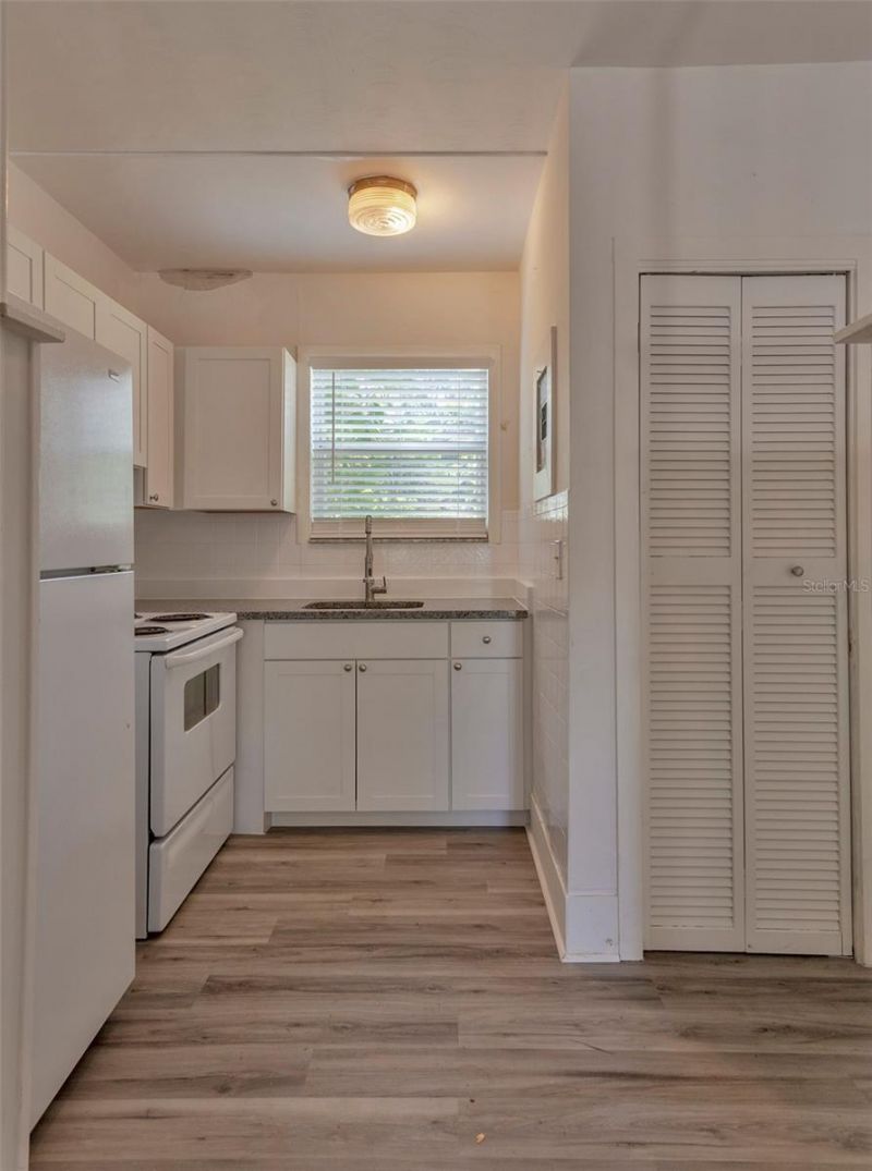 1102 Sunset Point Road, Clearwater, FL 33755 Photo