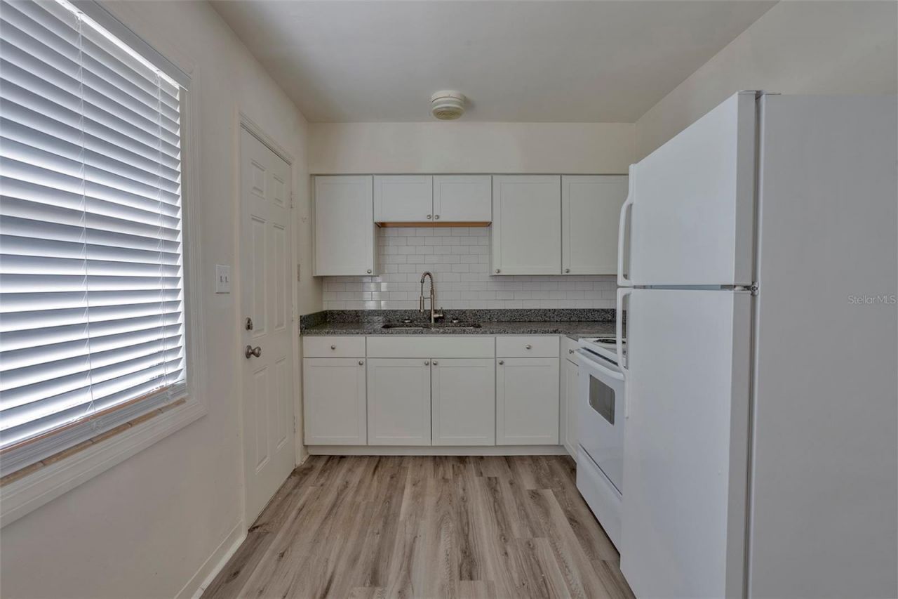 1102 Sunset Point Road, Clearwater, FL 33755 Photo