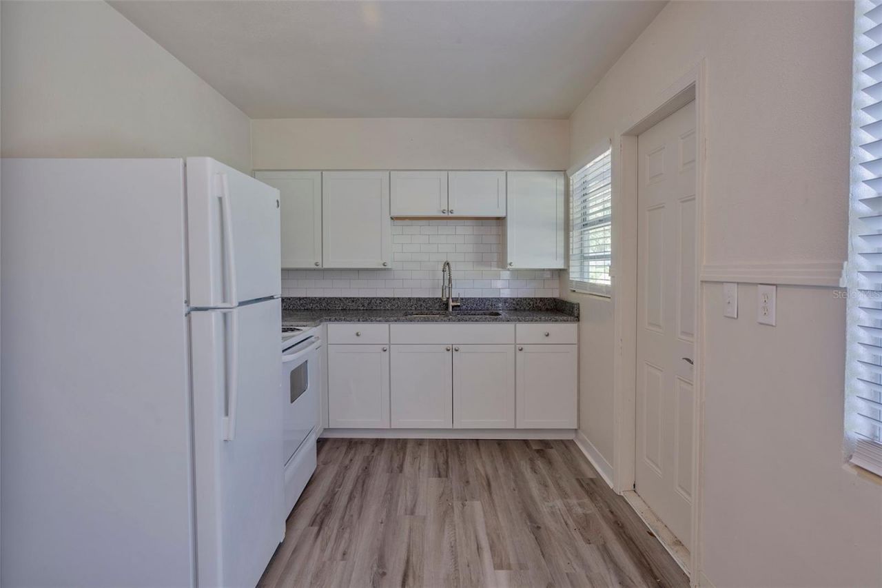 1102 Sunset Point Road, Clearwater, FL 33755 Photo