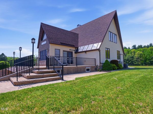 19 Polk Way, West Sand Lake, NY 12196