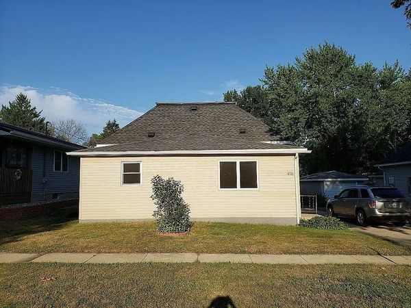 415 2nd Ave NE , Oelwein, IA 50662