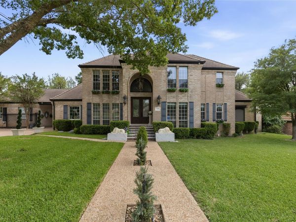 17 Hedgebrook WAY, The Hills, TX 78738