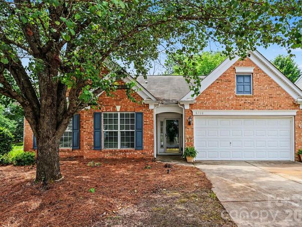 8708 Heron Glen Drive , Charlotte, NC 28269