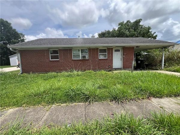 2607 MARIETTA Street , Chalmette, LA 70043