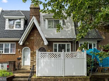 923 ANCHOR STREET, PHILADELPHIA, PA 19124