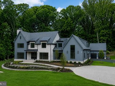 796 FALLS FARM COURT , GREAT FALLS, VA 22066