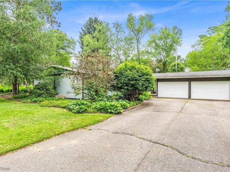 478 Tamiami Trail, Akron, OH 44303 Photo 2