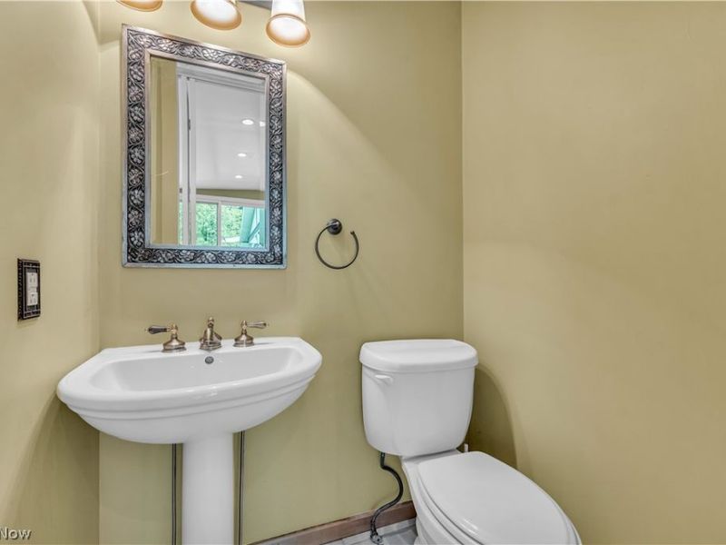 478 Tamiami Trail, Akron, OH 44303 Photo 29