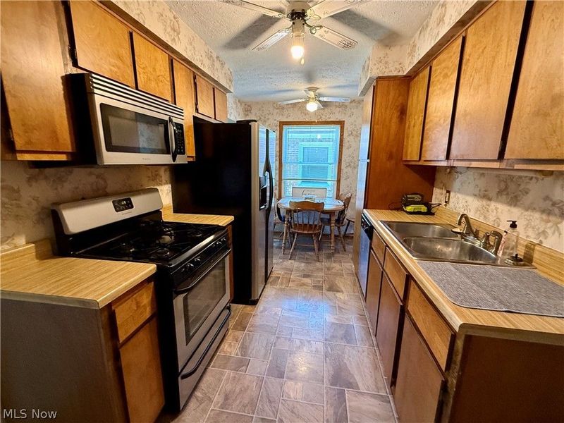 2427 Fortune Avenue, Parma, OH 44134 Photo 7