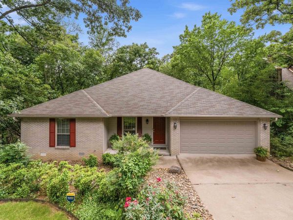 9 E Lake Drive, North Little Rock, AR 72116