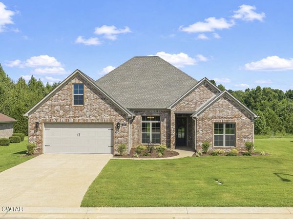 138 Roxbury Drive, Jackson, TN 38305