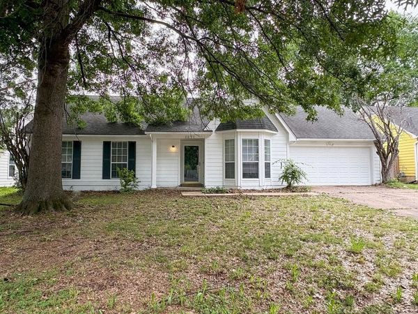 2631 LAURELCREST DR, Memphis, TN 38133