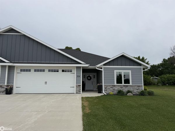 1514 Creekside Drive, Humboldt, IA 50548