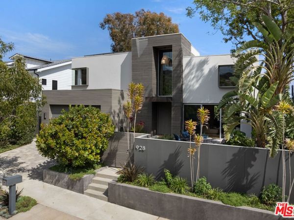 928 Las Lomas Avenue, Pacific Palisades, CA 90272