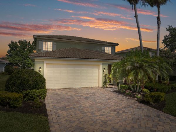 5580 45th Avenue, Vero Beach, FL 32967