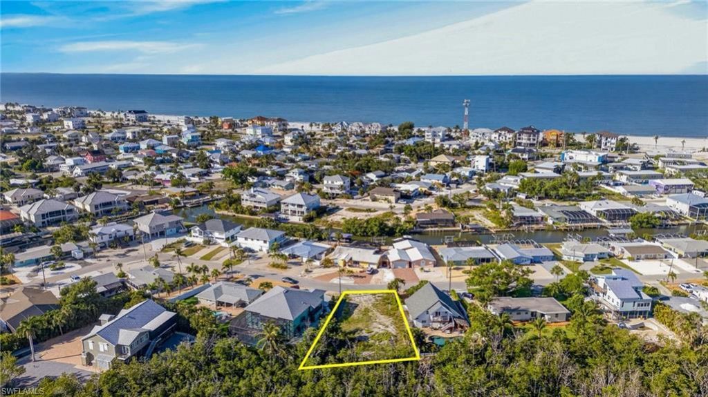 311 Donora Blvd, Fort Myers Beach, FL 33931 Photo