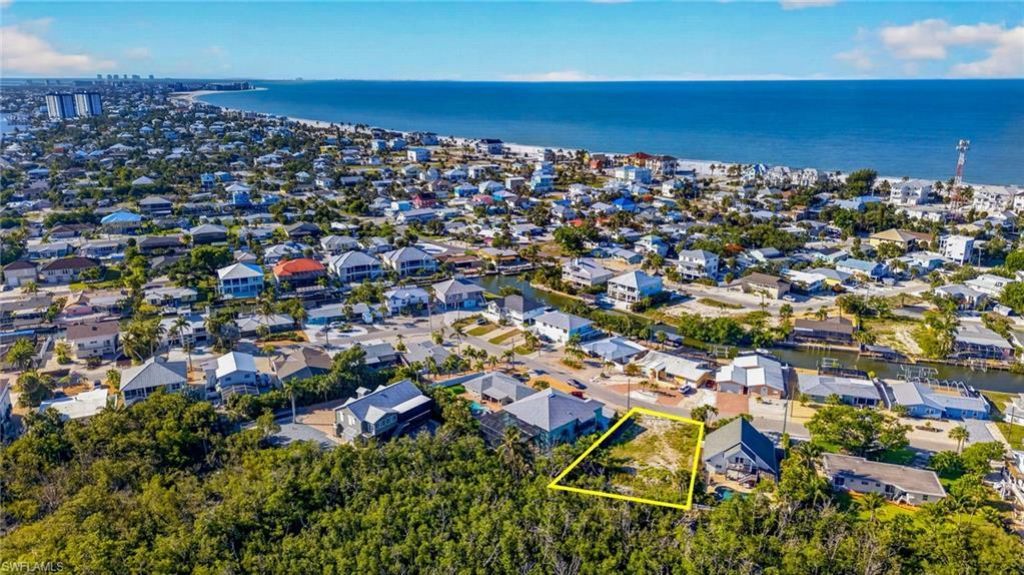 311 Donora Blvd, Fort Myers Beach, FL 33931 Photo