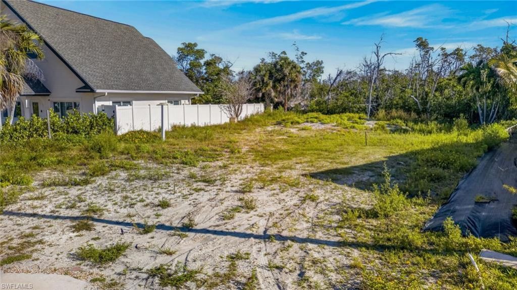 311 Donora Blvd, Fort Myers Beach, FL 33931 Photo