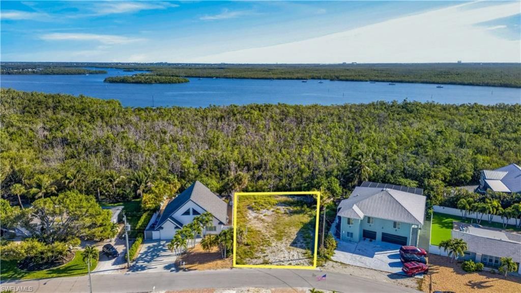 311 Donora Blvd, Fort Myers Beach, FL 33931 Photo