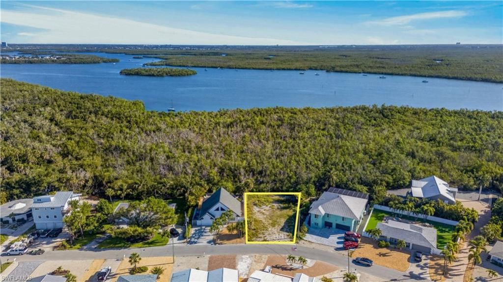 311 Donora Blvd, Fort Myers Beach, FL 33931 Photo