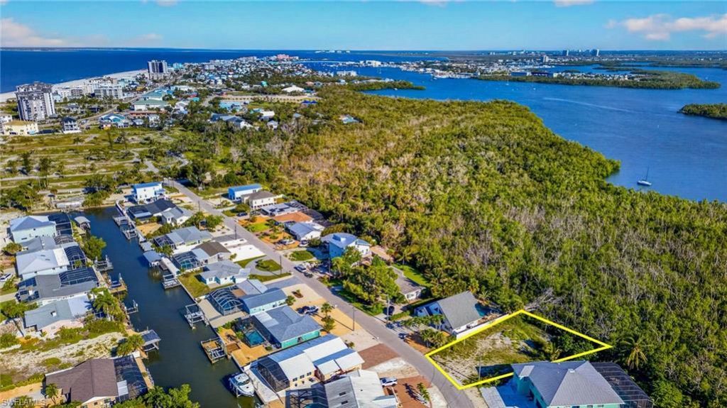 311 Donora Blvd, Fort Myers Beach, FL 33931 Photo