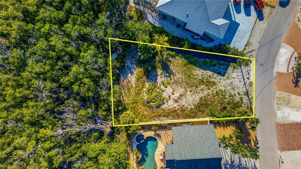 311 Donora Blvd, Fort Myers Beach, FL 33931 Photo