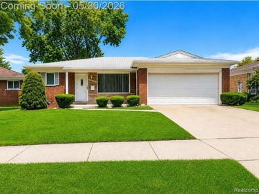 13051 Burgundy Avenue, Warren, MI 48089