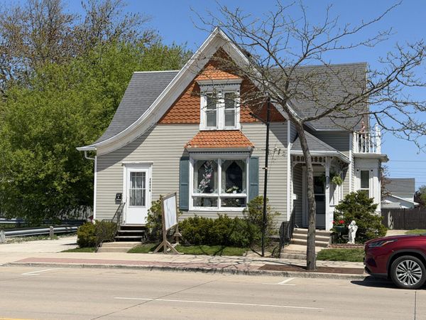 2009 Washington St, Two Rivers, WI 54241