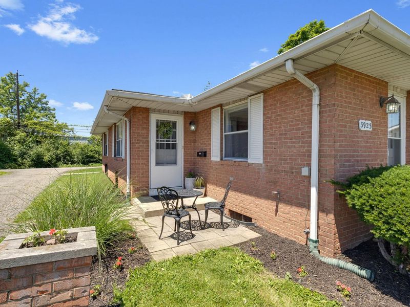3923-3925 Beulah Road, Columbus, OH 43224 Photo 2