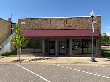 137 1st Street E, Jordan, MN 55352