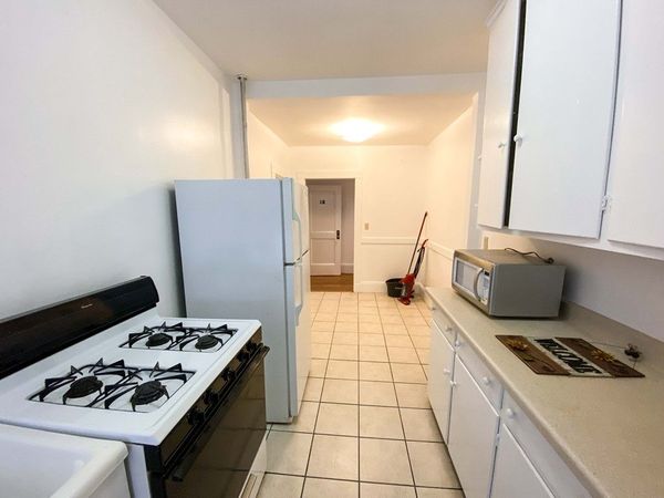 15 Parkman St, Unit 1B, Brookline, MA 02445