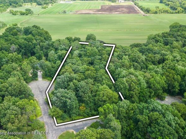 5675 Iosco Mountain Road, Gregory, MI 48137
