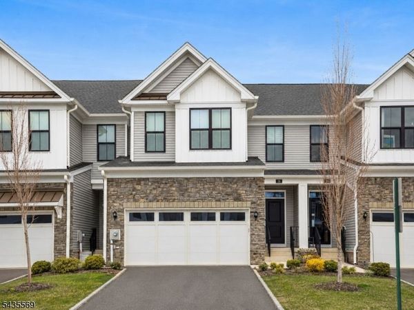 26 Wisteria Ct, Monroe, NJ 08831
