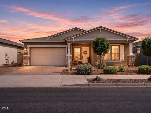22634 E ROUNDUP Way, Queen Creek, AZ 85142