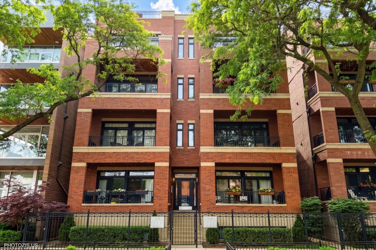 2914 N Sheffield Avenue, Unit 4N, Chicago, IL 60657 Main Photo