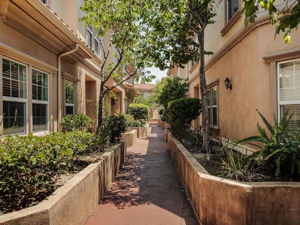 3974 Pennsylvania Avenue, Unit 110, La Crescenta, CA 91214