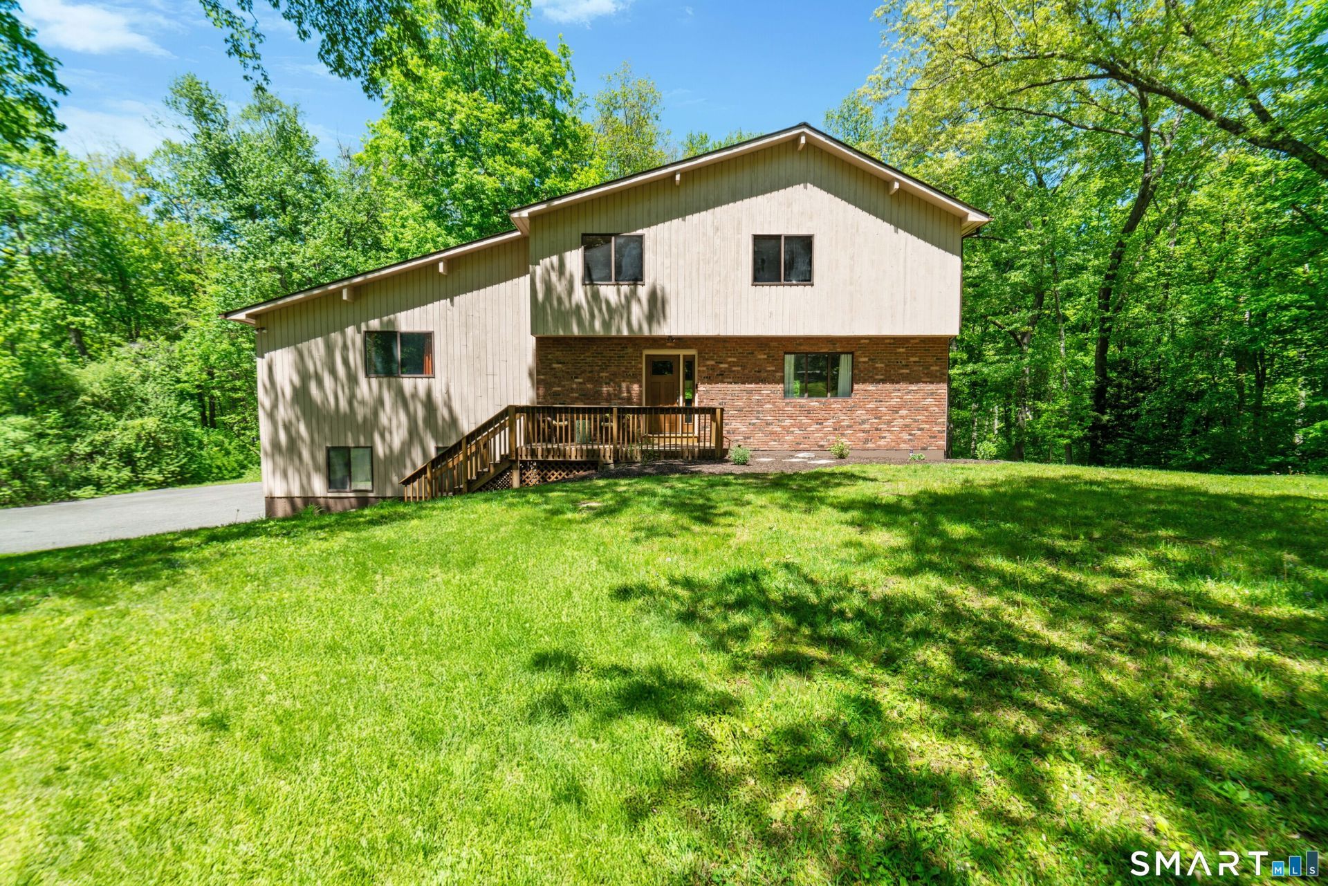 6 Arapaho, Brookfield, CT 06804 Main Photo