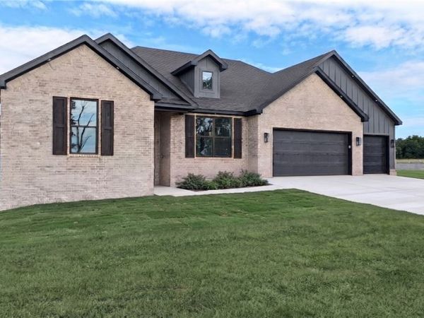 5121 S Pleasant Valley , Gentry, AR 72734