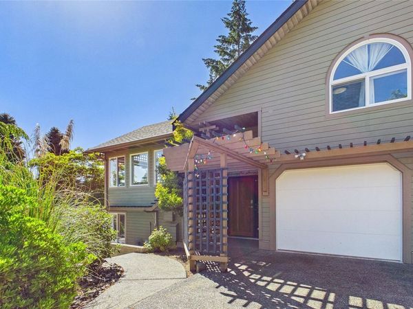 2375 Glenellen Pl, Nanoose Bay, BC V9P 9G3