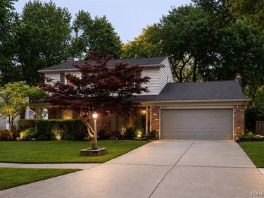 30745 Red Maple Lane, Southfield, MI 48076