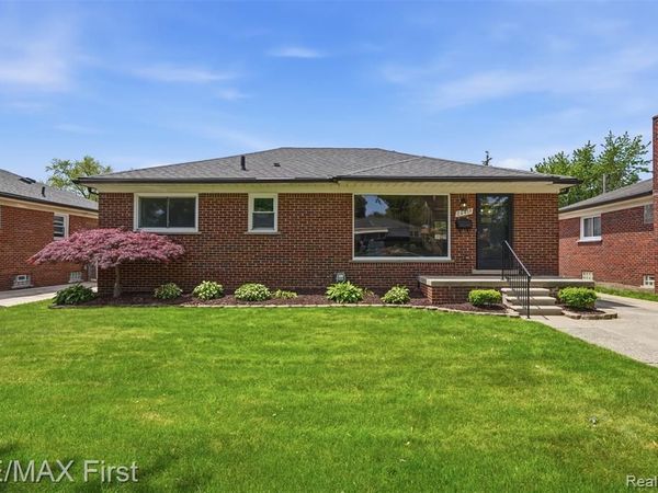 26419 Princeton Street, St. Clair Shores, MI 48081